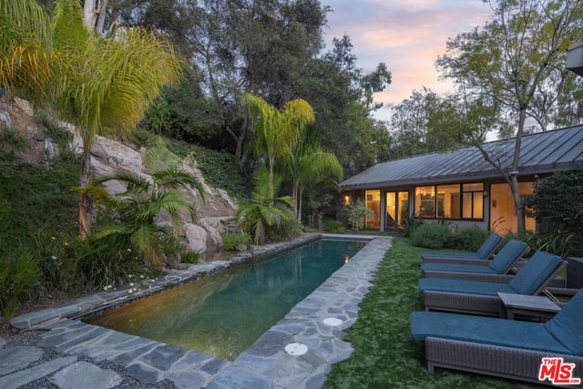 1060 E Oakmont Drive, Los Angeles, CA 90049 — photo 14 of 16