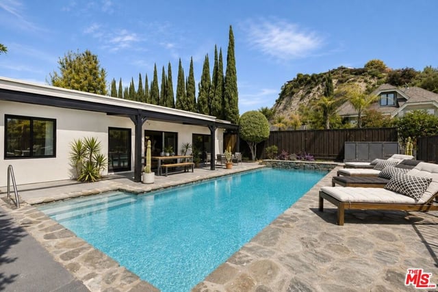2252 Gloaming Way, Los Angeles, CA 90210 — photo 40 of 49