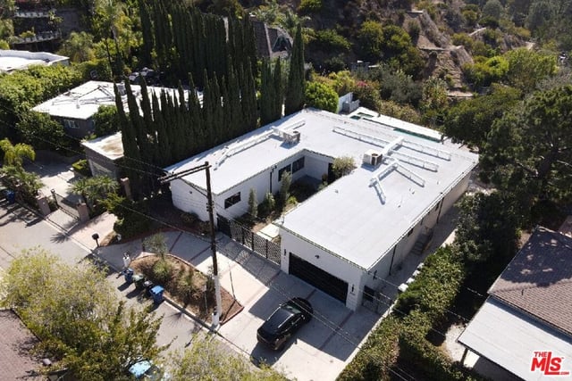 2252 Gloaming Way, Los Angeles, CA 90210 — photo 44 of 49