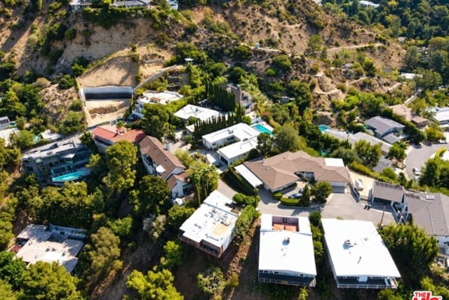 2252 Gloaming Way, Los Angeles, CA 90210 — photo 47 of 49