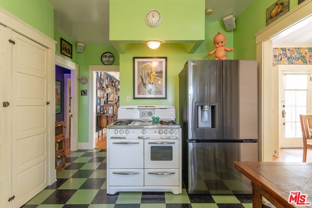 5836 La Mirada Avenue, Los Angeles, CA 90038 — photo 8 of 41