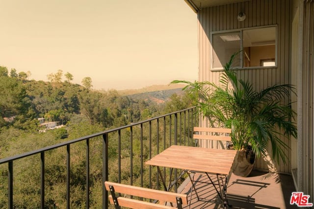 8876 Lookout Mountain Avenue, Los Angeles, CA 90046 — photo 14 of 19