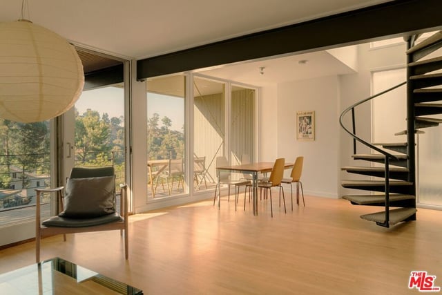 8876 Lookout Mountain Avenue, Los Angeles, CA 90046 — photo 4 of 19