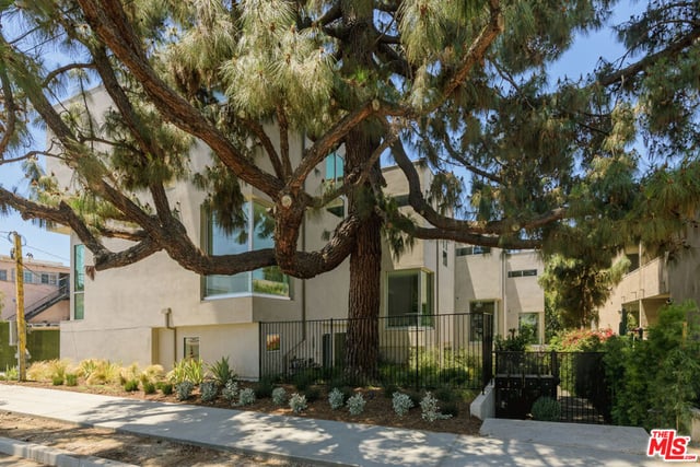 1125 Sanborn Avenue, Los Angeles, CA 90029 — photo 2 of 35