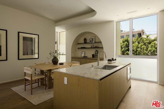 1125 Sanborn Avenue, Los Angeles, CA 90029 — photo 5 of 35