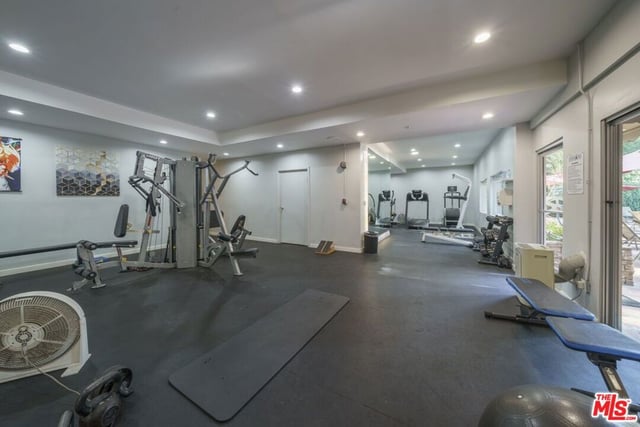2700 E Cahuenga Boulevard 4121, Los Angeles, CA 90068 — photo 19 of 20