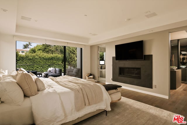 144 N Bowling Green Way, Los Angeles, CA 90049 — photo 24 of 47