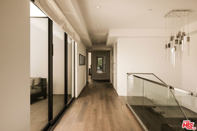 144 N Bowling Green Way, Los Angeles, CA 90049 — photo 29 of 47