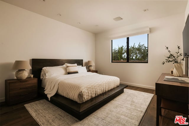 144 N Bowling Green Way, Los Angeles, CA 90049 — photo 34 of 47