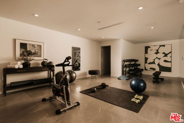 144 N Bowling Green Way, Los Angeles, CA 90049 — photo 40 of 47
