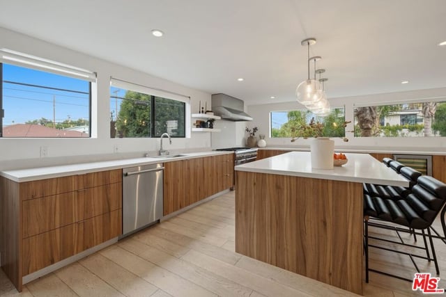 663 Vernon Avenue, Venice, CA 90291 — photo 8 of 26