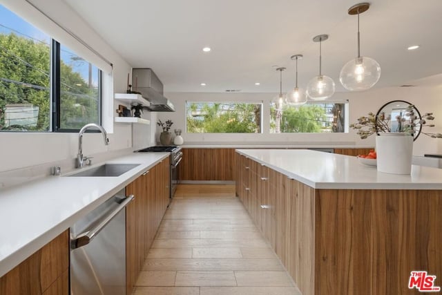 663 Vernon Avenue, Venice, CA 90291 — photo 9 of 26