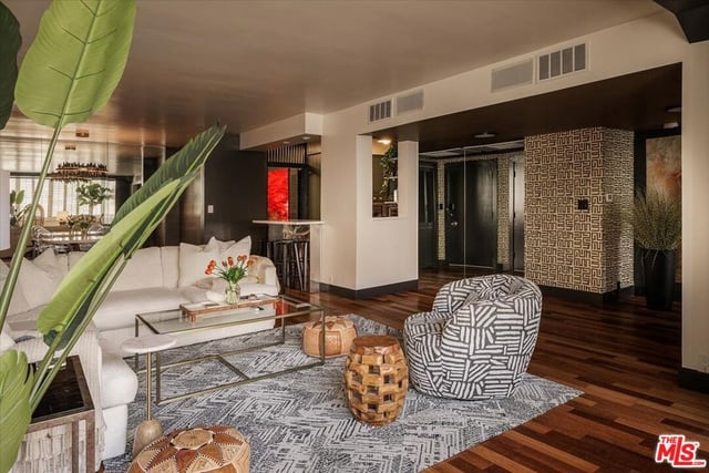 531 N Rossmore Avenue 204, Los Angeles, CA 90004 — photo 5 of 23