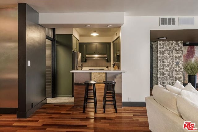 531 N Rossmore Avenue 204, Los Angeles, CA 90004 — photo 6 of 23
