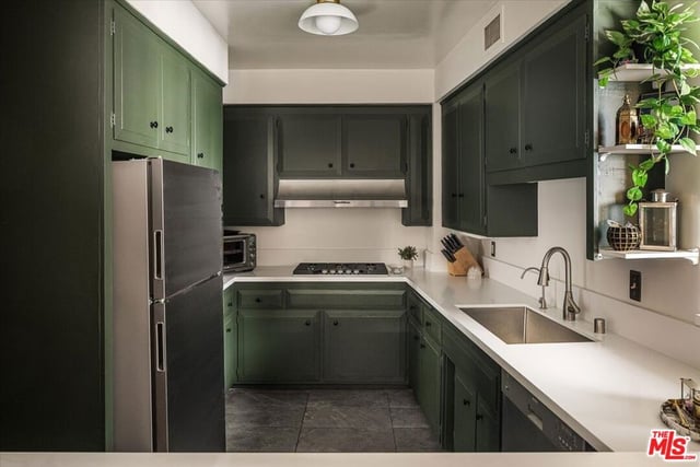 531 N Rossmore Avenue 204, Los Angeles, CA 90004 — photo 7 of 23