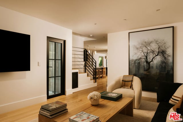 719 San Lorenzo Street, Los Angeles, CA 90402 — photo 4 of 44