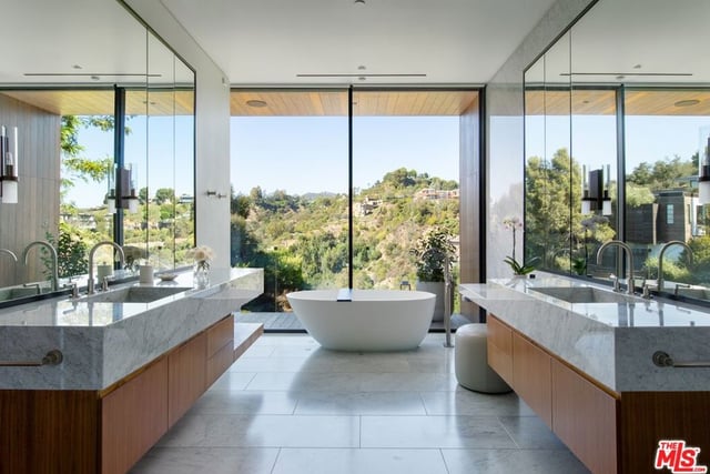 1716 San Remo Drive, Pacific Palisades, CA 90272 — photo 19 of 32