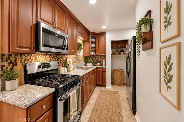 727 W 137th Place, Gardena, CA 90247 — photo 3 of 26