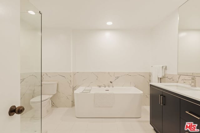 211 S Spalding Drive 107S, Beverly Hills, CA 90212 — photo 8 of 19