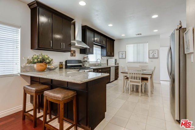 1245 S Muirfield Road, Los Angeles, CA 90019 — photo 22 of 38