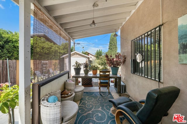 1245 S Muirfield Road, Los Angeles, CA 90019 — photo 27 of 38