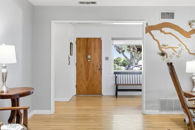 397 Palomares Avenue, Ventura, CA 93003 — photo 9 of 58