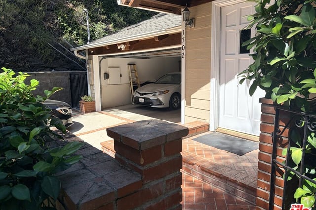 1702 Crater Lane, Los Angeles, CA 90077 — photo 8 of 69