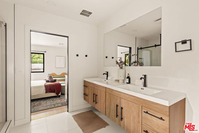 14011 Magnolia Boulevard, Sherman Oaks, CA 91423 — photo 14 of 33