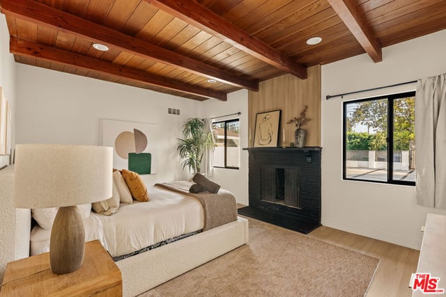14011 Magnolia Boulevard, Sherman Oaks, CA 91423 — photo 17 of 33