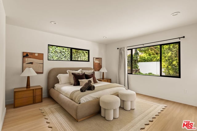 14011 Magnolia Boulevard, Sherman Oaks, CA 91423 — photo 19 of 33