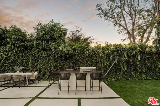 14011 Magnolia Boulevard, Sherman Oaks, CA 91423 — photo 25 of 33