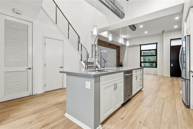 133 The Promenade N 118, Long Beach, CA 90802 — photo 11 of 40