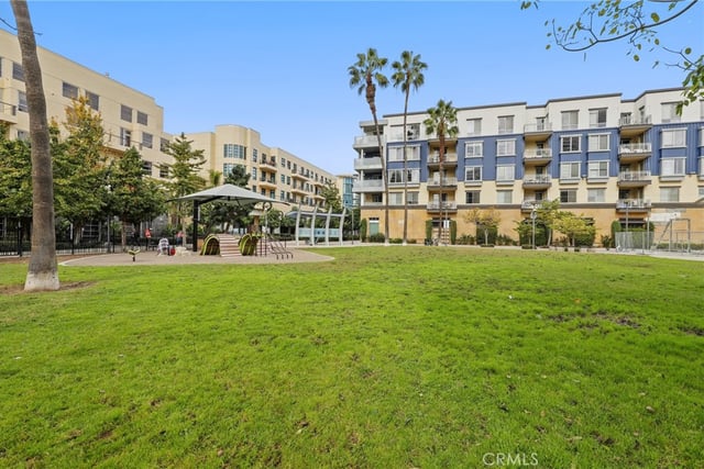 133 The Promenade N 118, Long Beach, CA 90802 — photo 39 of 40