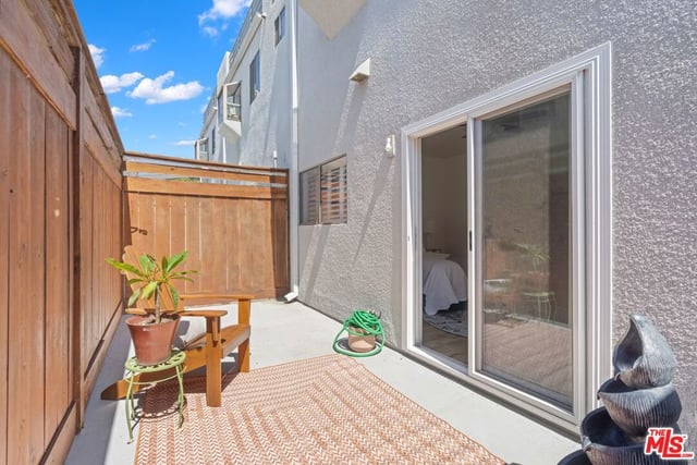 2806 6th Street, Santa Monica, CA 90405 — photo 10 of 17