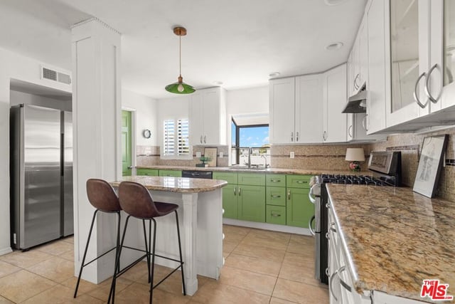 2806 6th Street, Santa Monica, CA 90405 — photo 2 of 17