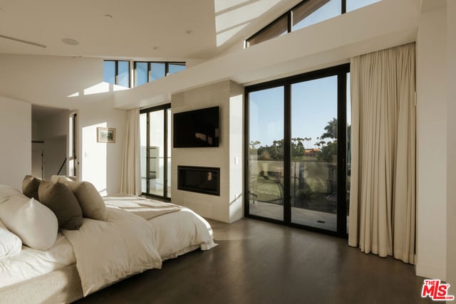 218 Alta Avenue, Santa Monica, CA 90402 — photo 18 of 30