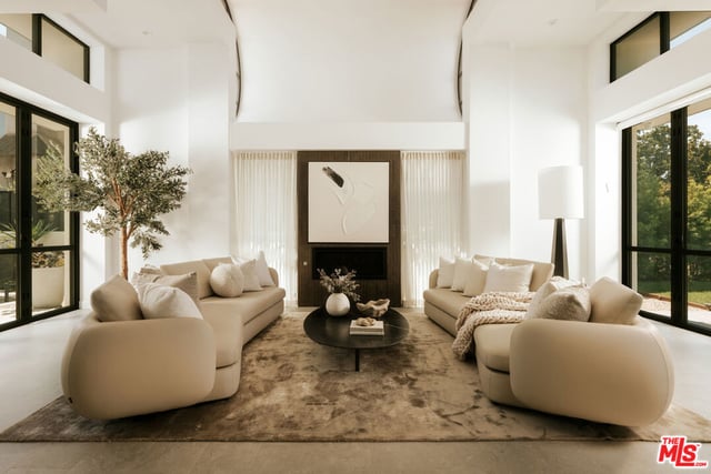 218 Alta Avenue, Santa Monica, CA 90402 — photo 3 of 30