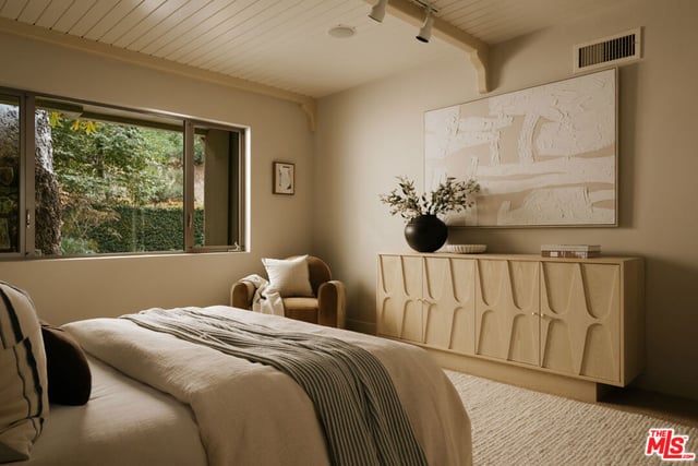2618 Mandeville Canyon Road, Los Angeles, CA 90049 — photo 25 of 32