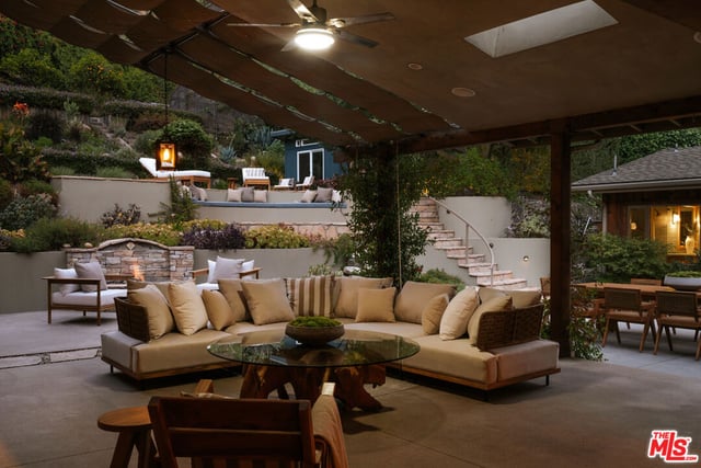 2618 Mandeville Canyon Road, Los Angeles, CA 90049 — photo 30 of 32