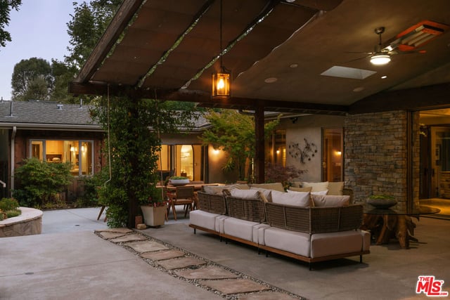 2618 Mandeville Canyon Road, Los Angeles, CA 90049 — photo 32 of 32
