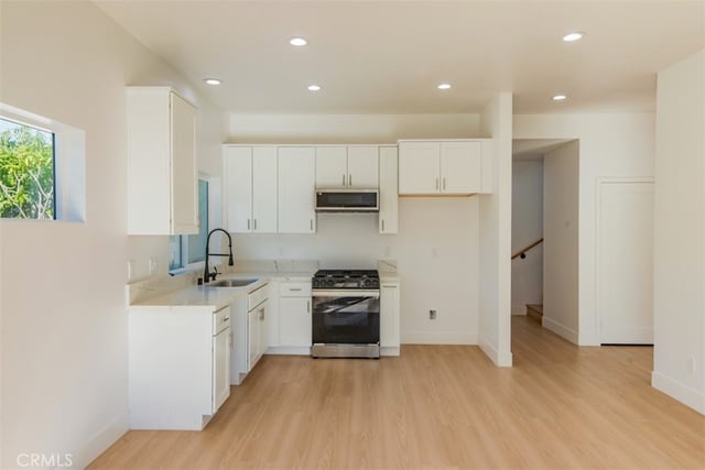 16433 Gledhill Street, North Hills, CA 91343 — photo 8 of 59