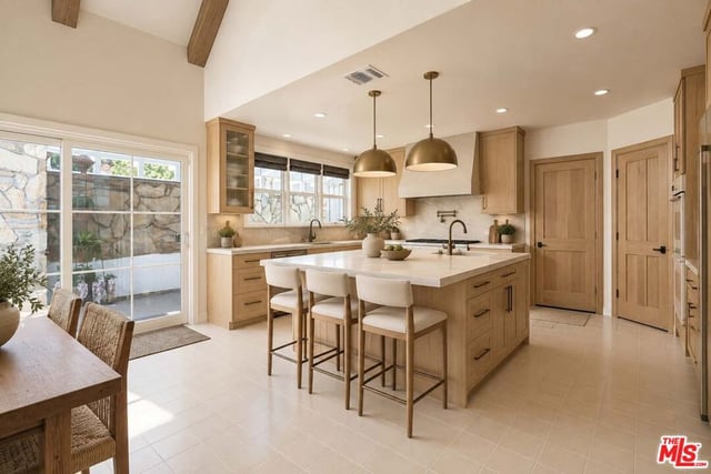 2312 Kimridge Road, Beverly Hills, CA 90210 — photo 17 of 40