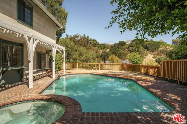 2573 Benedict Canyon Drive, Los Angeles, CA 90210 — photo 17 of 46