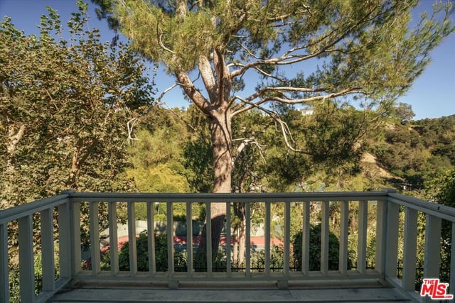 2573 Benedict Canyon Drive, Los Angeles, CA 90210 — photo 23 of 46