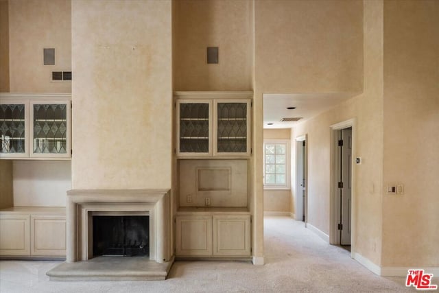 2573 Benedict Canyon Drive, Los Angeles, CA 90210 — photo 25 of 46