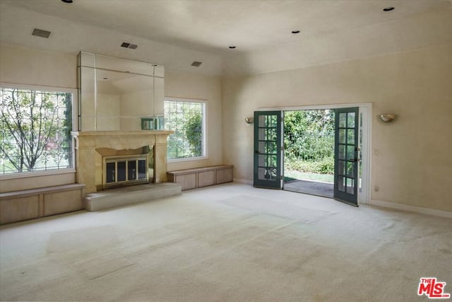 2573 Benedict Canyon Drive, Los Angeles, CA 90210 — photo 4 of 46