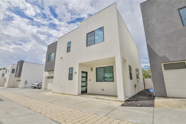 9117 N Nilo Lane, Panorama City, CA 91402 — photo 2 of 38