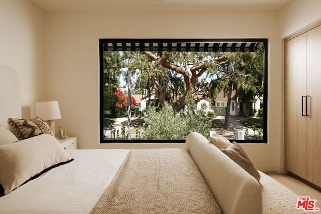 129 N Almont Drive, Los Angeles, CA 90048 — photo 9 of 25