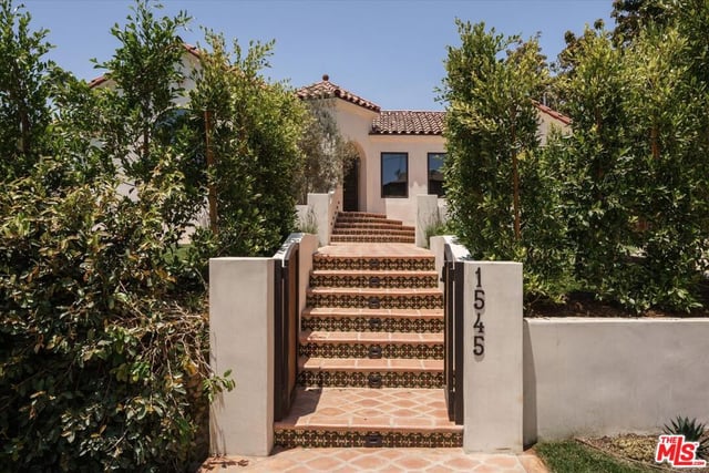 1545 N Benton Way, Los Angeles, CA 90026 — photo 4 of 71