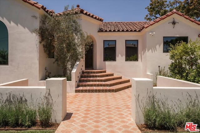 1545 N Benton Way, Los Angeles, CA 90026 — photo 6 of 71